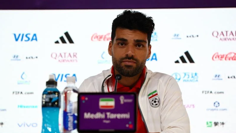 Los futbolistas iraníes no están bajo presión tras negarse a cantar el himno, dice Taremi