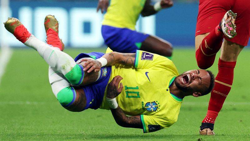 Neymar y Danilo se perderán lo que queda de fase de grupos del Mundial por lesiones de tobillo