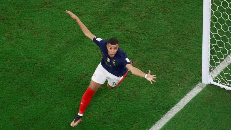 Imparable Mbappé apunta a pulverizar los récords goleadores de Francia