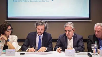 Cafiero y Jalil firmaron acuerdo para incrementar exportaciones catamarqueñas Cafiero y Jalil firmaron acuerdo para incrementar exportaciones catamarqueñas