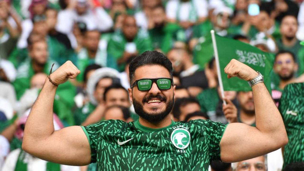 Los hinchas árabes se unen tras las inesperadas victorias en Qatar