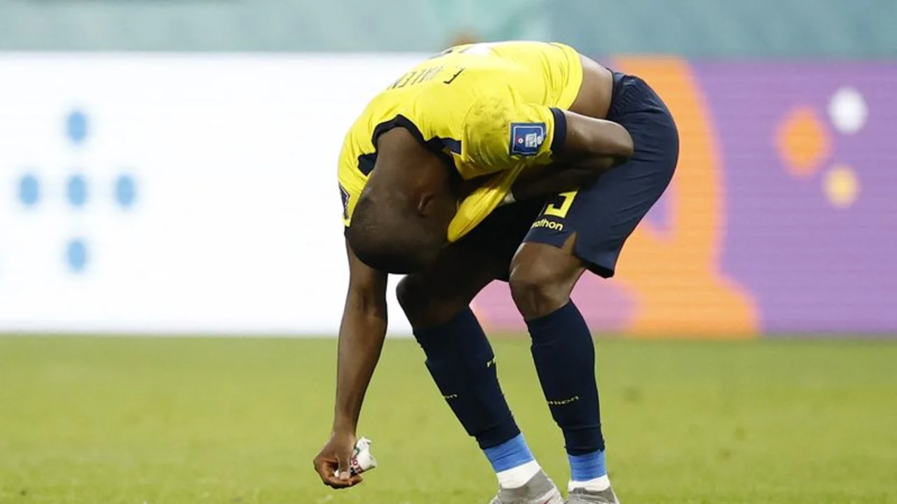Capitán de Ecuador, Enner Valencia, pide disculpas por eliminación del Mundial