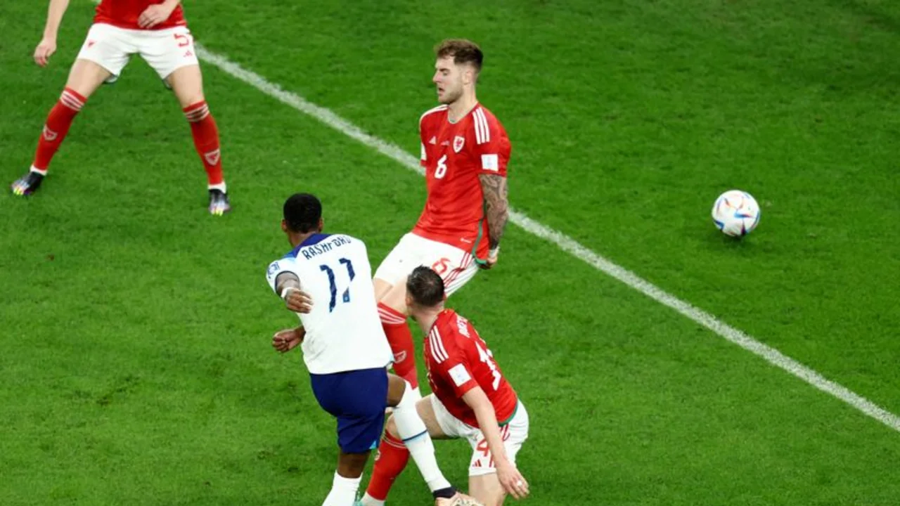 Inglaterra golea 3-0 a Gales y gana el Grupo B, EEUU también clasifica a octavos de final
