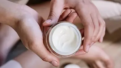 ANMAT prohibió la venta y uso de productos cosméticos para el acné y la rosácea que ponen en peligro la salud ANMAT prohibió la venta y uso de productos cosméticos para el acné y la rosácea que ponen en peligro la salud
