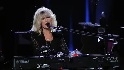 La cantante y compositora de Fleetwood Mac, Christine McVie, muere a los 79 años La cantante y compositora de Fleetwood Mac, Christine McVie, muere a los 79 años
