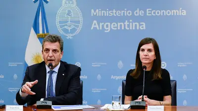 Créditos ANSES: Massa y Raverta anunciaron la ampliación hasta los 600 mil pesos para jubilados y un millón para trabajadores Créditos ANSES: Massa y Raverta anunciaron la ampliación hasta los 600 mil pesos para jubilados y un millón para trabajadores