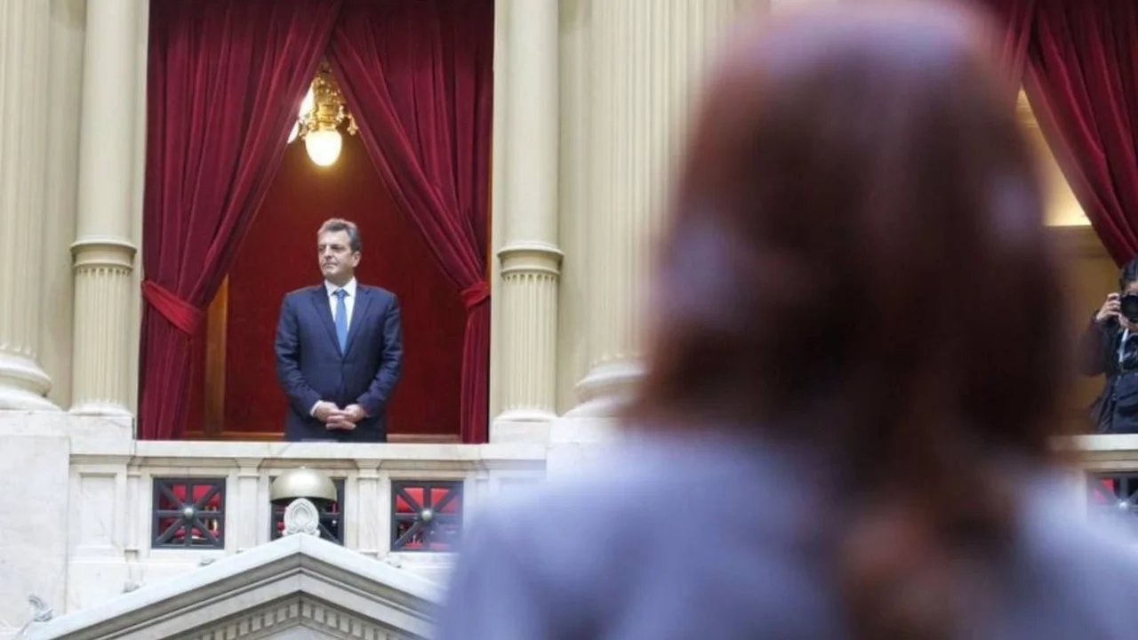 Cristina Fernández de Kirchner, Sergio Massa y  Javier Milei, juntos en el Senado