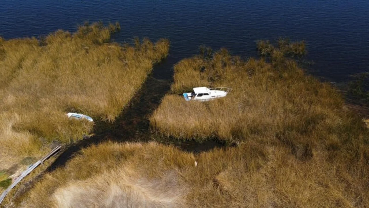 Lago Titicaca pierde cada mes 10 centímetros de nivel de agua debido al Niño