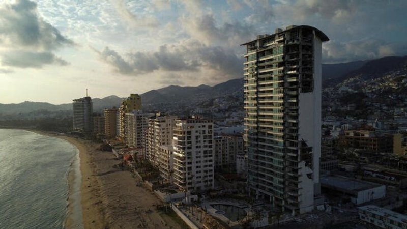 Huracán Otis deja en ruinas el refugio de tortugas marinas de Acapulco