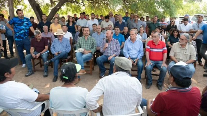 Elecciones 2023: Gildo Insfrán advirtió que si Javier Milei no se baja de su candidatura es porque "atrás está Macri"