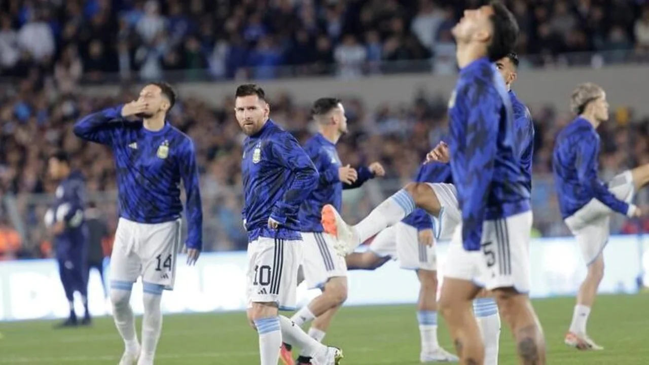 Selección Argentina, Lionel Scaloni, Lionel Messi, Alejandro Garnacho, Eimiantorias Sudamericanas, Uruguay, Brasil.