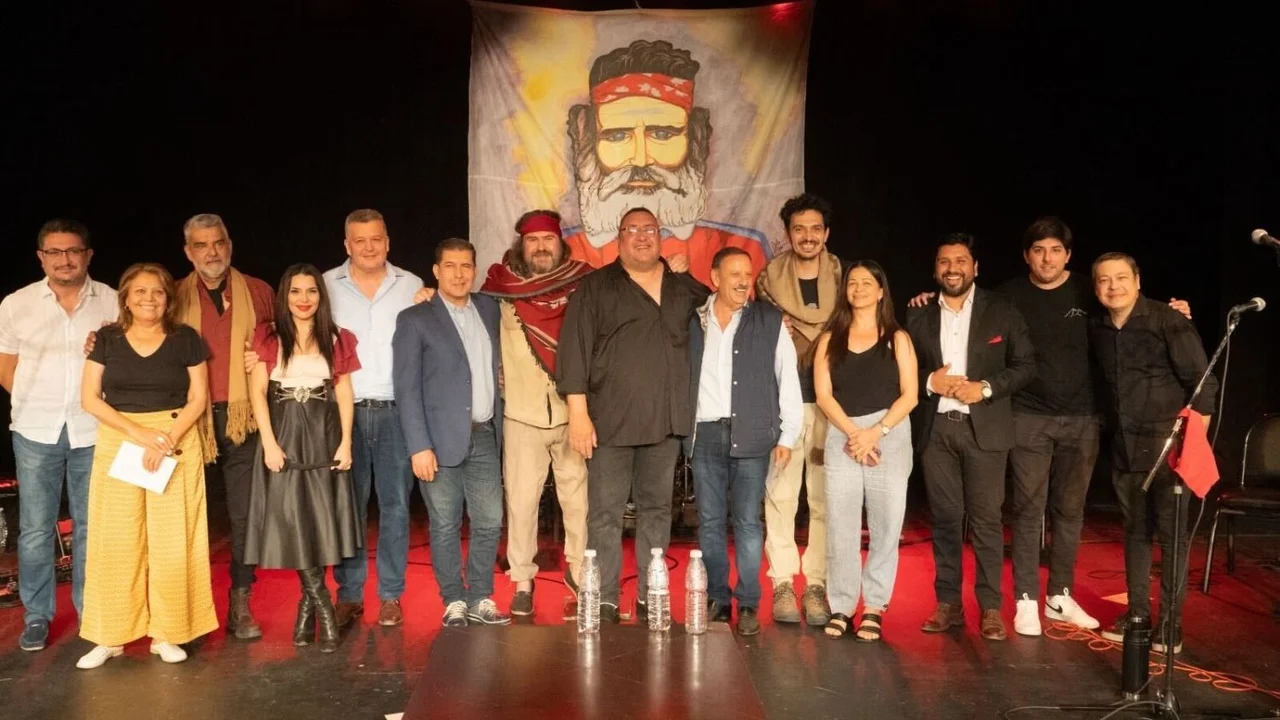 El Teatro Víctor María Cáceres hizo su reapertura con la obra "Padrecito de los Pobres"