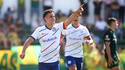 San Lorenzo venció a Defensa y Justicia y sigue con la mira puesta en la Libertadores San Lorenzo venció a Defensa y Justicia y sigue con la mira puesta en la Libertadores