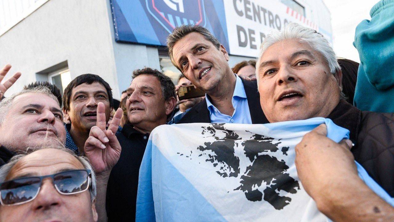 Massa va a la Patagonia con el viento favorable que dejó el debate