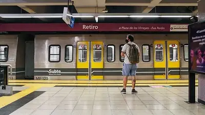 dónde hay que esperar el subte para entrar por la puerta de ingreso. Video viral en TikTok dónde hay que esperar el subte para entrar por la puerta de ingreso. Video viral en TikTok