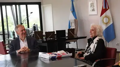 Estela de Carlotto reveló su encuentro con Schiaretti: "Fue un gesto, le dije que se juegue" Estela de Carlotto reveló su encuentro con Schiaretti: "Fue un gesto, le dije que se juegue"