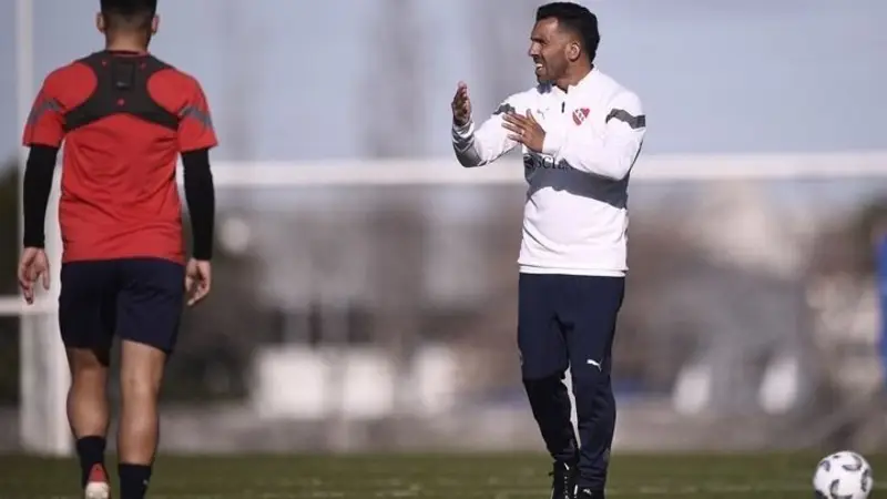 Independiente, Martín Cauteruccio, Carlos Tevez.