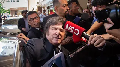 A horas del balotaje para las elecciones 2023, reaparece una denuncia de plagio contra Milei: "Delito" A horas del balotaje para las elecciones 2023, reaparece una denuncia de plagio contra Milei: "Delito"