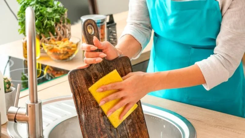 Cómo desinfectar la tabla de carne: consejos para limpiarla de manera correcta