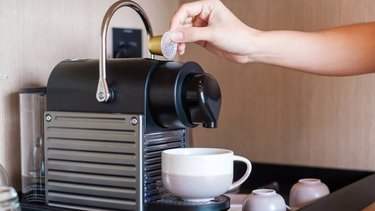 Cómo limpiar una cafetera de cápsulas: los 8 pasos a seguir