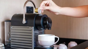 Cómo limpiar una cafetera de cápsulas: los 8 pasos a seguir