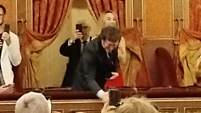 Milei fue al Colón con Fátima Florez y lo abuchearon: "Sos la dictadura" Milei fue al Colón con Fátima Florez y lo abuchearon: "Sos la dictadura"