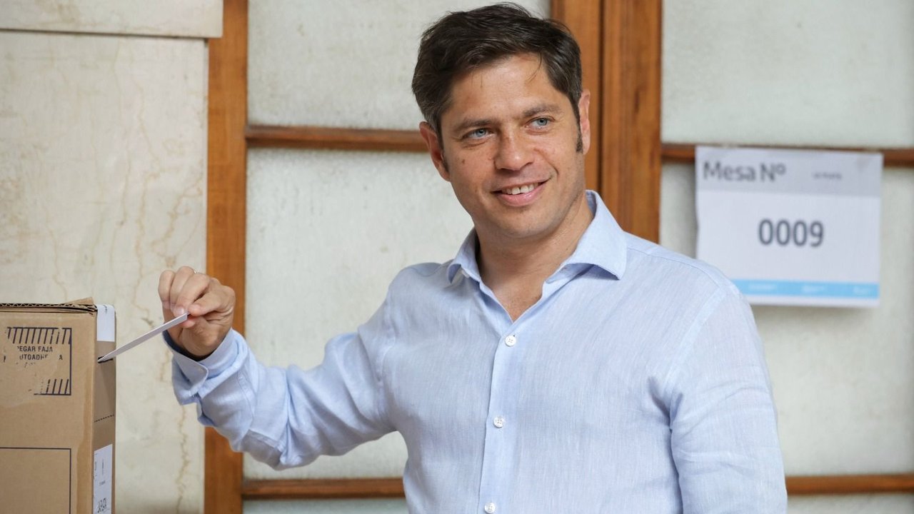 Votó Axel Kicillof en el balotaje 2023: “A 40 años de democracia, la clave es votar pensando en futuro"