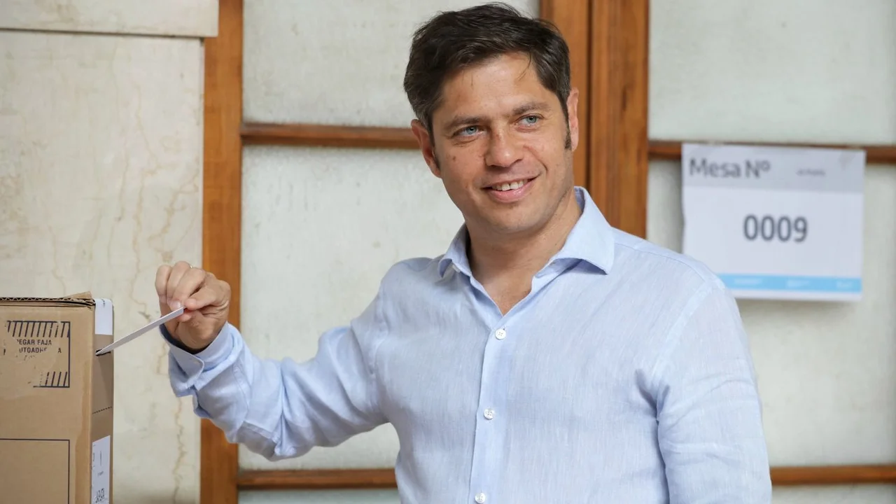 Votó Axel Kicillof en el balotaje 2023: “A 40 años de democracia, la clave es votar pensando en futuro"