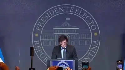 Elecciones 2023: Milei advirtió que "no hay lugar para tibieza" y prometió "un gobierno limitado" Elecciones 2023: Milei advirtió que "no hay lugar para tibieza" y prometió "un gobierno limitado"