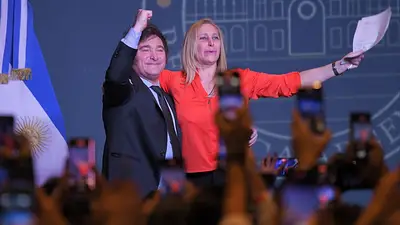 Javier Milei en el balotaje en vivo: el minuto a minuto de La Libertad Avanza en las elecciones Javier Milei en el balotaje en vivo: el minuto a minuto de La Libertad Avanza en las elecciones