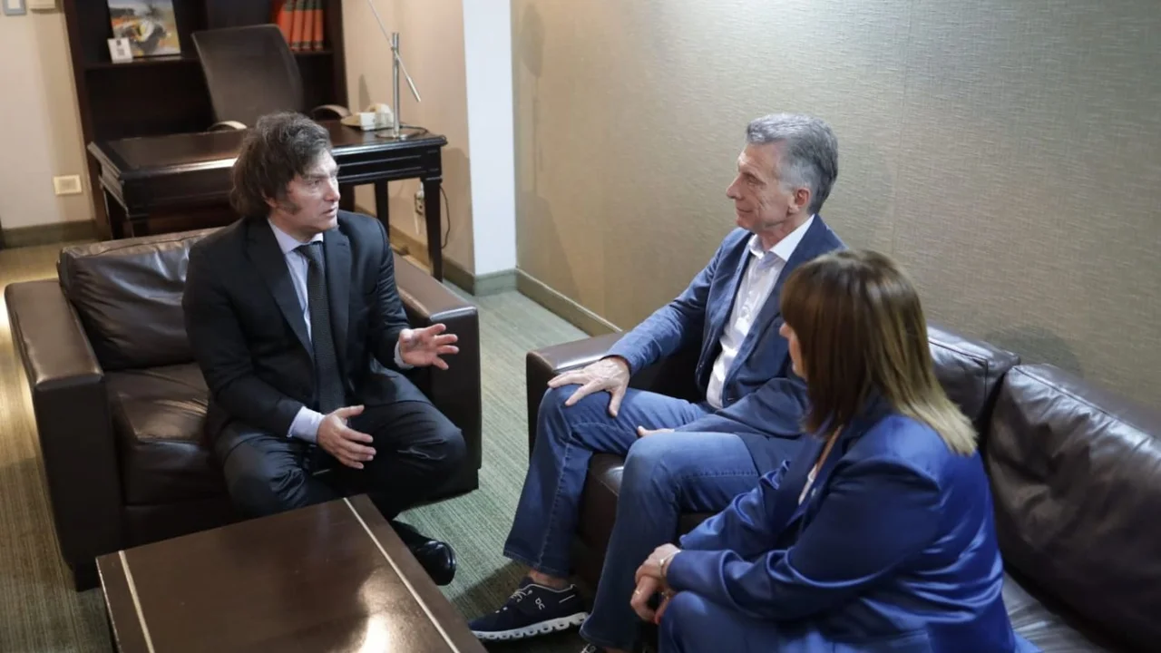 La advertencia de Macri: "Los jóvenes no se van a quedar en casa, van a defender" las medidas de Milei