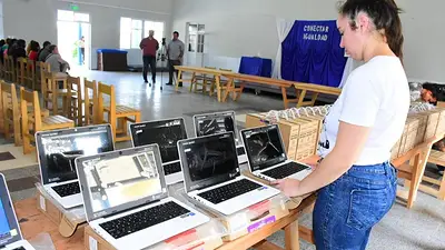 Achican la brecha digital: 168 nuevas herramientas tecnológicas para estudiantes de Pirané Achican la brecha digital: 168 nuevas herramientas tecnológicas para estudiantes de Pirané