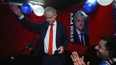 Greet Wilders, máximo dirigente del Partido por la Libertad (PVV) ha obtuvo, al menos, 35 escaños en un Congreso de 150. Greet Wilders, máximo dirigente del Partido por la Libertad (PVV) ha obtuvo, al menos, 35 escaños en un Congreso de 150.