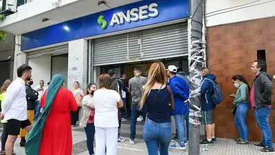 Fechas de cobro ANSES: quiénes cobran jubilaciones, pensiones y AUH hoy Fechas de cobro ANSES: quiénes cobran jubilaciones, pensiones y AUH hoy