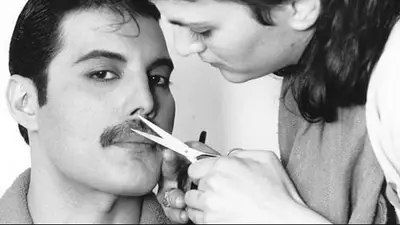 La historia detrás del icónico bigote de Freddie Mercury La historia detrás del icónico bigote de Freddie Mercury