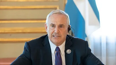 Embajador de EEUU: elogios a Milei con advertencia por China y costo social del ajuste Embajador de EEUU: elogios a Milei con advertencia por China y costo social del ajuste