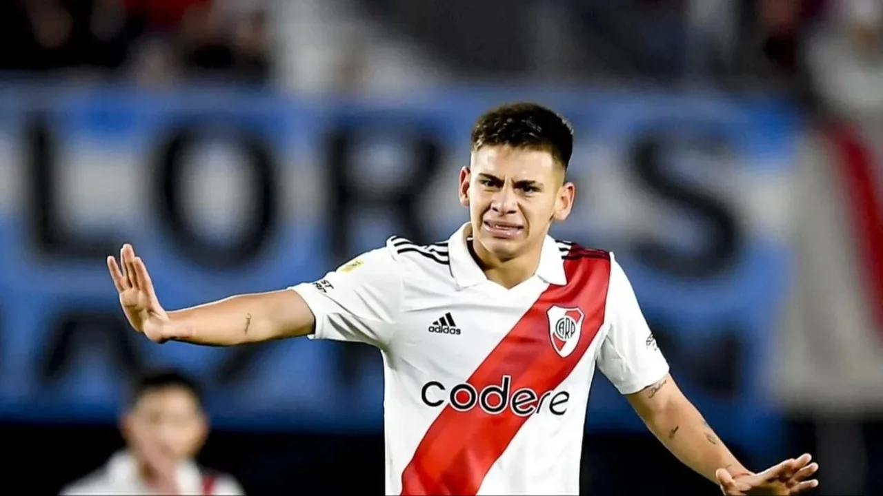 River Plate, Claudio Diablito Echeverri. 