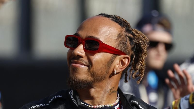 Tras otro año sin triunfos Hamilton se pregunta: "¿soy yo o es el auto?"