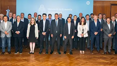 Massa garantizó a gobernadores de todas las fuerzas el pago de salarios y aguinaldos Massa garantizó a gobernadores de todas las fuerzas el pago de salarios y aguinaldos