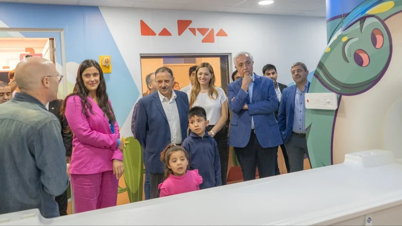 Ricardo Quintela inauguró un resonador en el Hospital de la Madre y el Niño