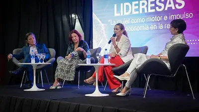 Lideresas: la línea de créditos para mujeres fue galardonada con el Premio CAMBRAS Lideresas: la línea de créditos para mujeres fue galardonada con el Premio CAMBRAS