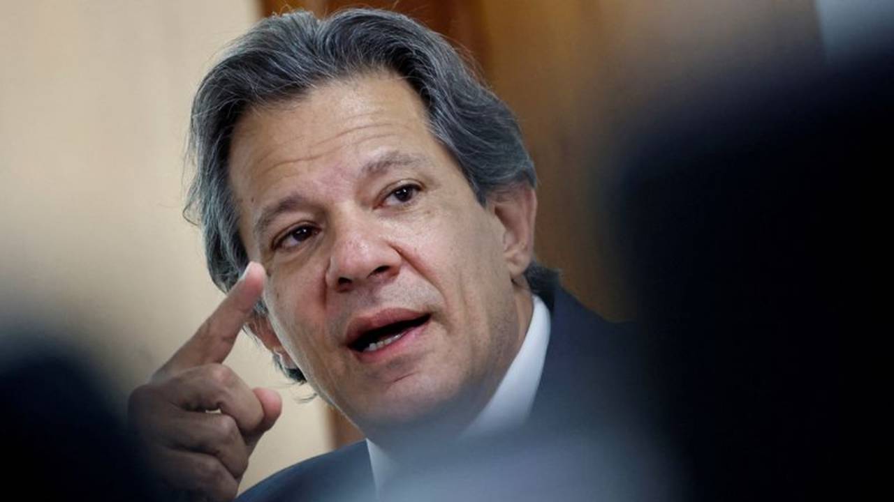 Ministro de Hacienda de Brasil cancela viaje a Europa entre presiones para presentar medidas fiscales