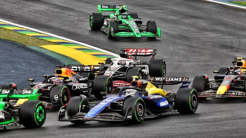 Largada del GP de Brasil, con Colapinto y Bearman cerca
