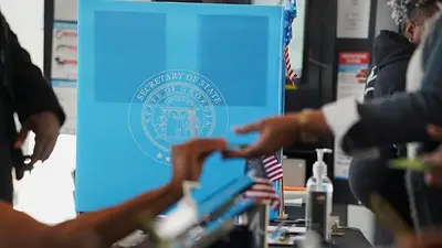 Un trabajador electoral de EEUU amenazó con poner una bomba en un centro de votación Un trabajador electoral de EEUU amenazó con poner una bomba en un centro de votación