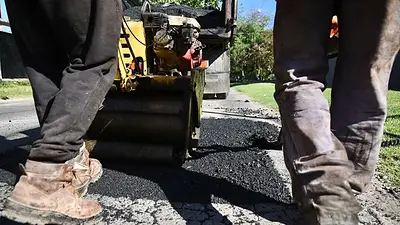 La Plata extiende el plan de obras con trabajos en distintas calles, plazas y centros comerciales La Plata extiende el plan de obras con trabajos en distintas calles, plazas y centros comerciales