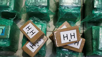 La policía española incauta una cantidad récord de cocaína en un cargamento de plátanos de Ecuador La policía española incauta una cantidad récord de cocaína en un cargamento de plátanos de Ecuador