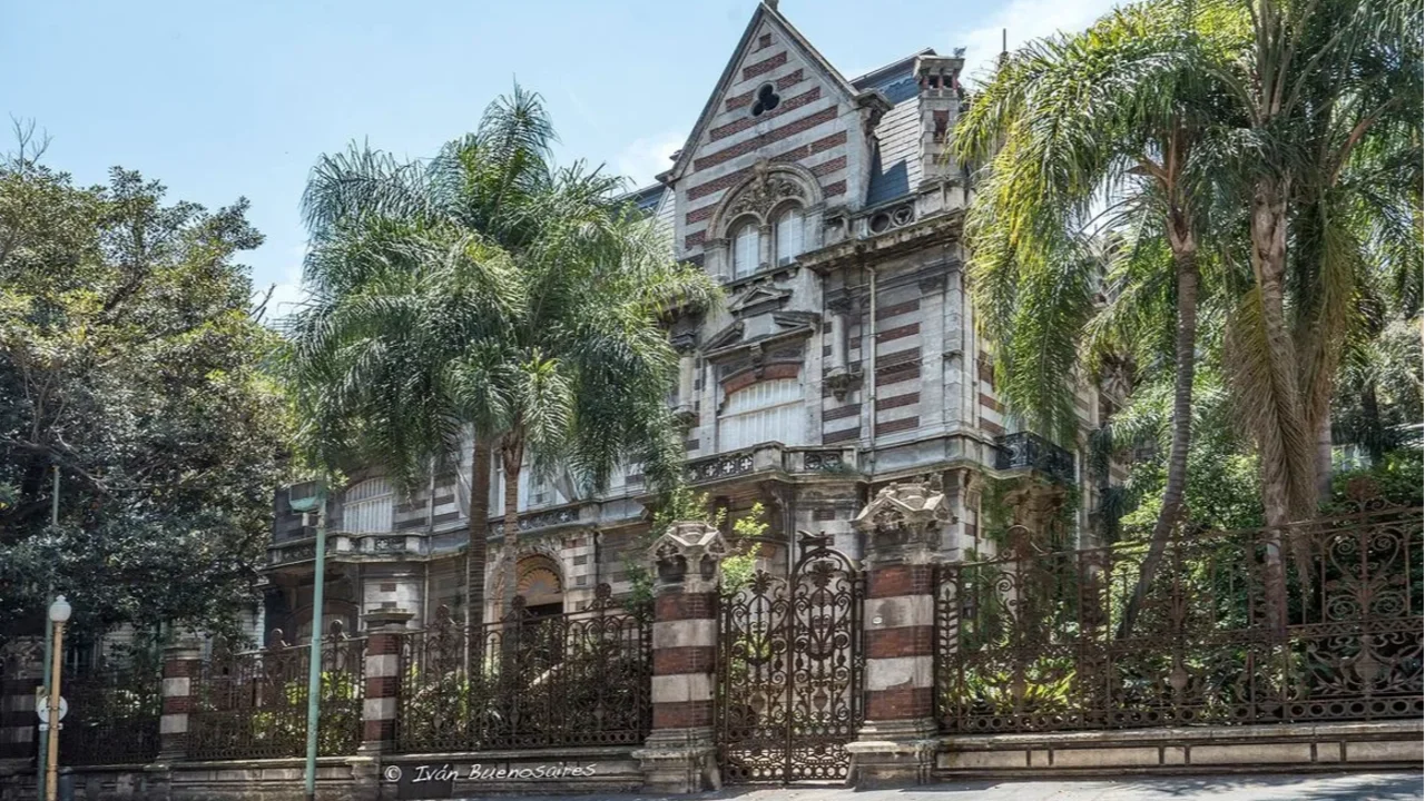 Esta es la casa más embrujada de Buenos Aires: tiene 130 años y está casi abandonada