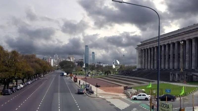 Cielo parcialmente nublado. 