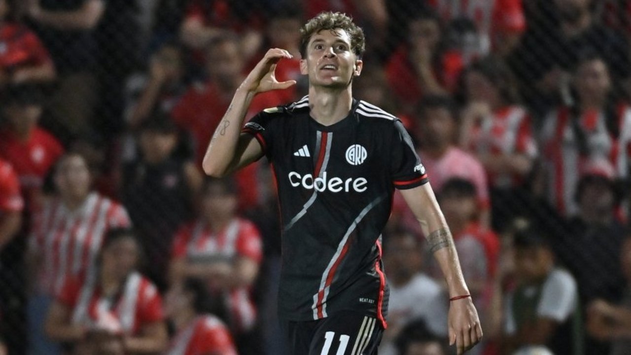 River venció a Instituto en Córdoba y se mantiene cerca: el resumen del partido