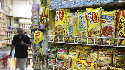 Las empresas alimentarias venden productos menos saludables en los países más pobres, según un informe Las empresas alimentarias venden productos menos saludables en los países más pobres, según un informe
